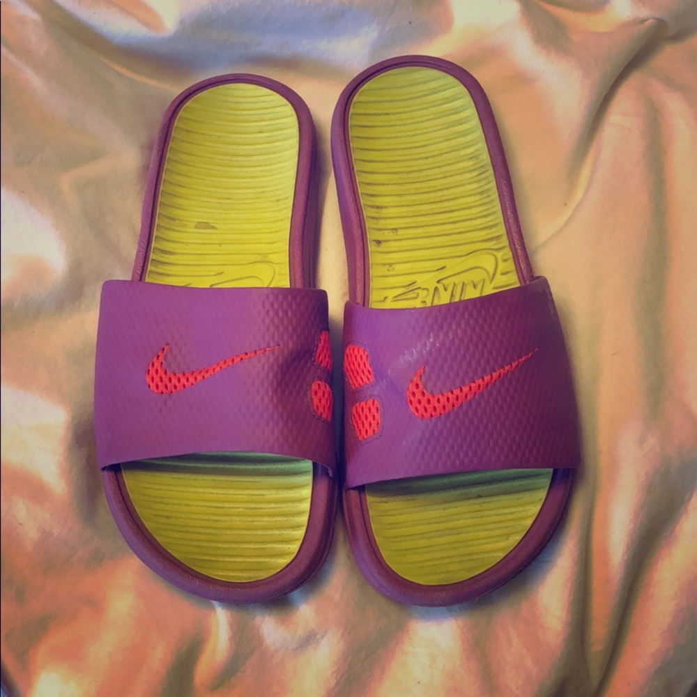 Nike slides